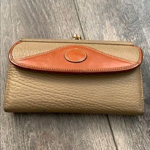 Dooney & Bourke Women’s Wallet